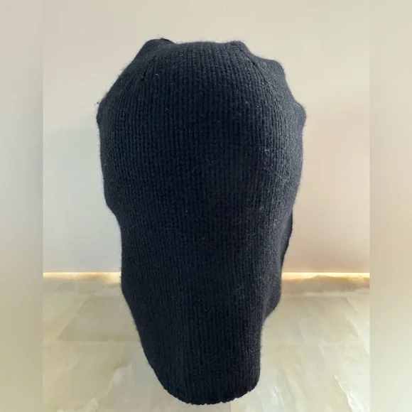 DELYX 100% Cashmere Black Beanie with sparkle front design O 